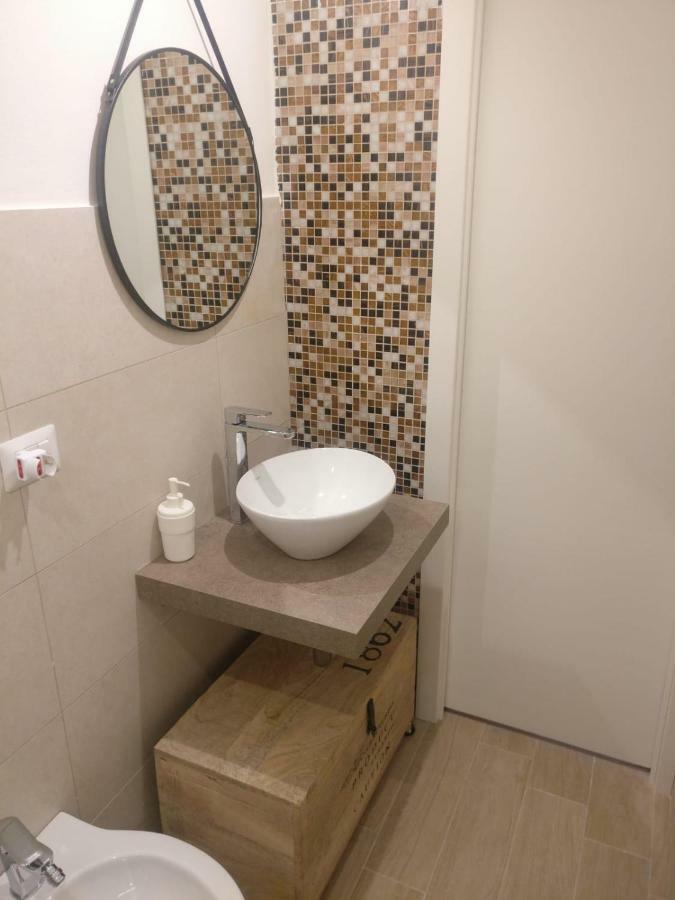 4 Via Valona - Executive Luxury Apartment บารี ภายนอก รูปภาพ